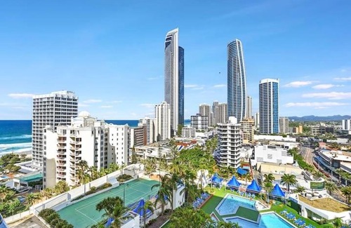 Surfers Paradise Apartment | Surfers Ocean & City View Hotel Rooms