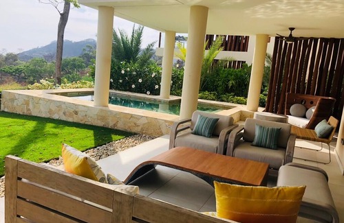 Guacalito de La Isla Condo | Terraza L2 Fully Equipped Luxury Villa @ Guacalito de la Isla
