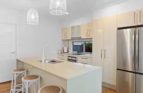 Miami House | Villa Luxe Miami, Heated Pool, 5 min walk to beach