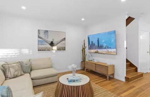 Miami House | Villa Luxe Miami, Heated Pool, 5 min walk to beach