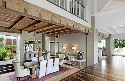 Ashmore House | Waterfront Retreat, Broadbeach Waters
