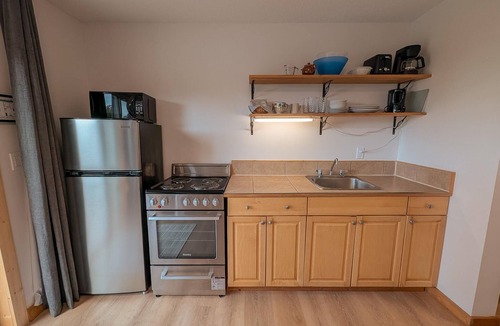 Ucluelet Hotel | 1-Bedroom Full Kitchen | #2