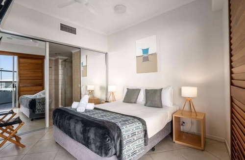 Kings Beach Resort | 1 Bedroom Rooftop Poolside Tower