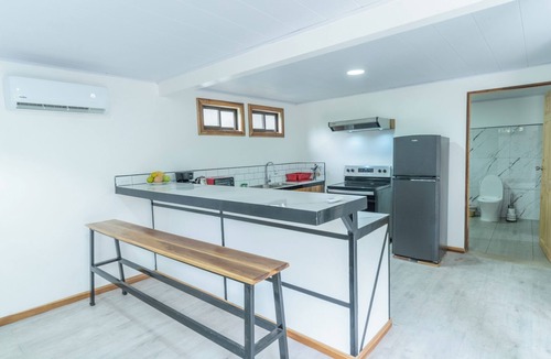 Puerto Viejo de Talamanca Hotel | 1-Bedroom Suite w/Bathtub, Smart TV, A/C + Pool