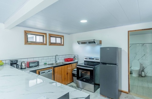 Puerto Viejo de Talamanca Hotel | 1-Bedroom Suite w/Bathtub, Smart TV, A/C + Pool