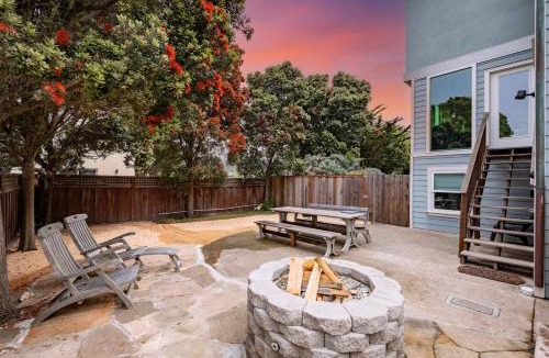 El Granada House | 1 block to beach, Private Hot Tub, Fire Pit and BBQ