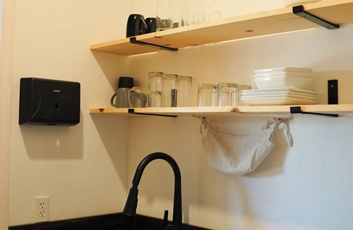 Hanford Apartment | 1 BR APT/Near Navy Base/Private Washer Dryer