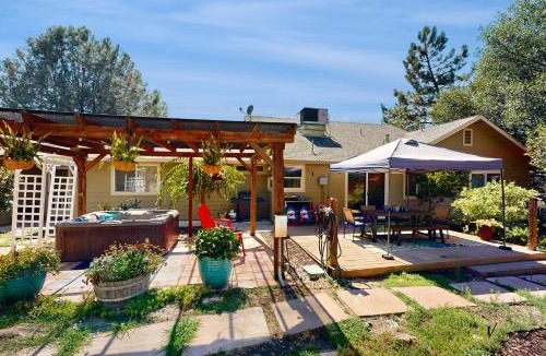 Copperopolis House | 1 Mi to Lake Tulloch: Home w/Patio Oasis & Pool
