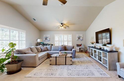 Copperopolis House | 1 Mi to Lake Tulloch: Home w/Patio Oasis & Pool
