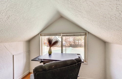 Chester House | < 1 Mi to Lake Almanor: Home w/Furnished Decks!