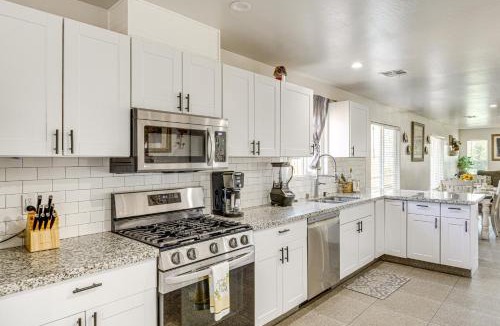 Bakersfield House | 1 Mi to Rabobank Arena: Home w/Gazebo!