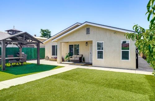 Bakersfield House | 1 Mi to Rabobank Arena: Home w/Gazebo!