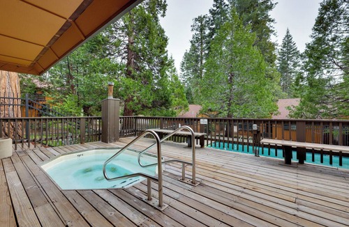 Shaver Lake Condo | 1 Mi to Shaver Lake! Family & Couples Condo