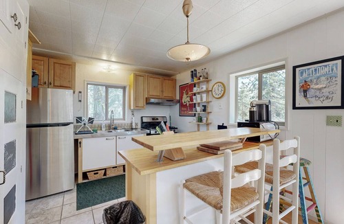 Arnold Cabin | 10 Mi to Bear Valley Resort: Serene Mtn Retreat