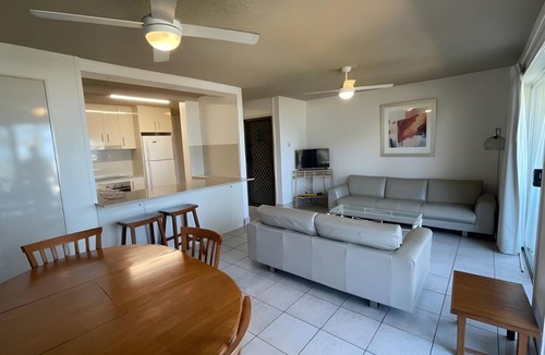 Mermaid Beach House | 100 m² House ∙ 2 bedrooms ∙ 4 guests