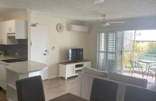 Biggera Waters Apartment | 100 m² Serviced apartment ∙ 3 bedrooms ∙ 6 guests