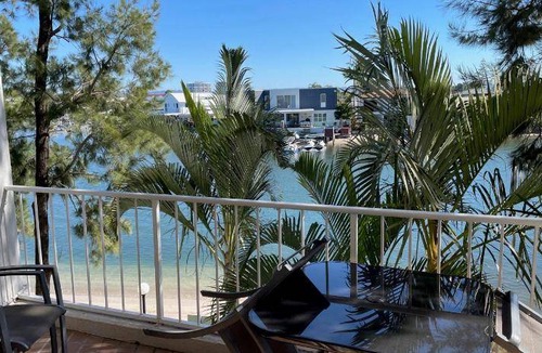 Biggera Waters Apartment | 100 m² Serviced apartment ∙ 3 bedrooms ∙ 6 guests