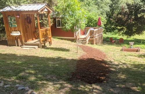 Pinehurst Cabin | 11 miles to Kings Canyon Nat'l Park with Wi Fi
