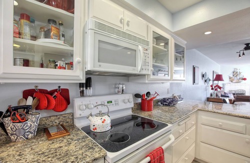 Downtown Condo | 117 Pismo Shores: 2 BR, 2.5 BA Condominium in Pismo Beach, Sleeps 6