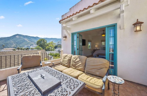 Avalon House | 117V - Modern Avalon house, WIFI, Golf Cart and patio with BBQ, Ocean Views