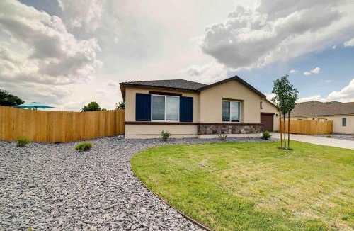Spanish Springs Apartment | 12 Mi to Reno: Hot Tub Haven in Sparks!