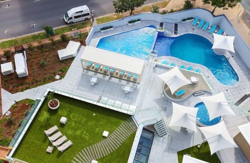 Surfers Paradise Apartment | 12D Peninsula Summary