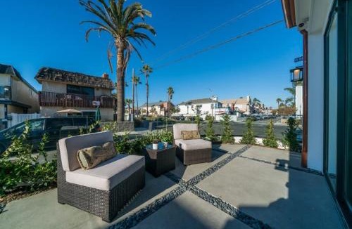 West Newport House | 130 - 39th - Stunning 3 Story with Rooftop Deck home