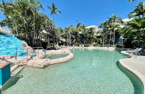 Mermaid Beach Apartment | 130 m² Apartment ∙ 2 bedrooms ∙ 4 guests