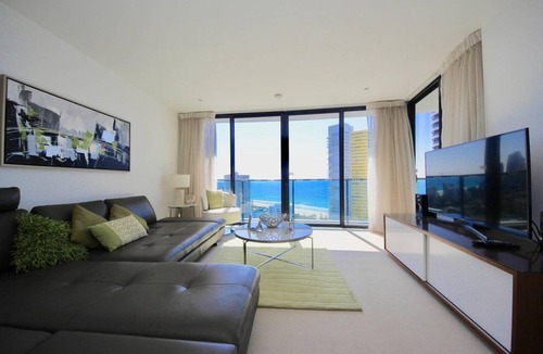 Broadbeach Apartment | 130 m² Apartment ∙ 2 bedrooms ∙ 4 guests
