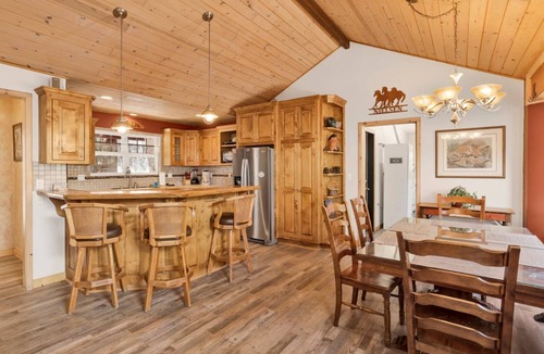 Woodlands Cabin | 140 m² Cabin ∙ 3 bedrooms ∙ 6 guests