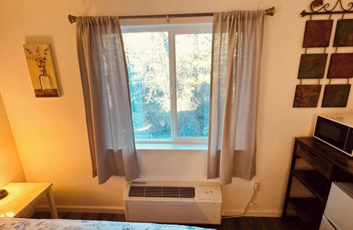 Brownsville Hotel | 15 - Hunt, Fish, Hike