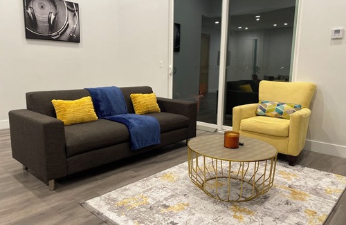 Lawndale Condo | 15 minutes to LAX, SoFi, The Forum and Beaches!