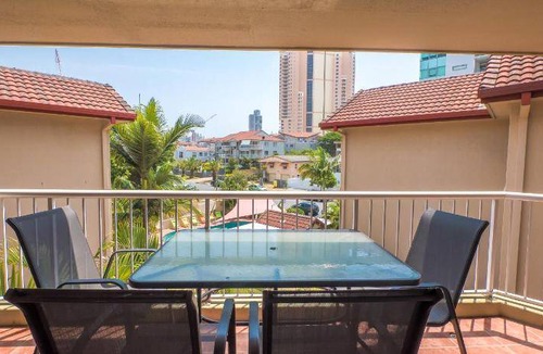 Broadbeach Apartment | 156 m² Serviced apartment ∙ 2 bedrooms ∙ 6 guests
