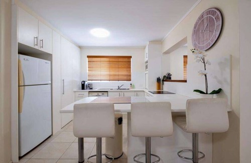 Labrador Apartment | 16-Sleep Family/Group Getaway!