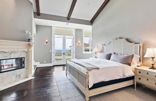 Moorpark House | 1600 Views