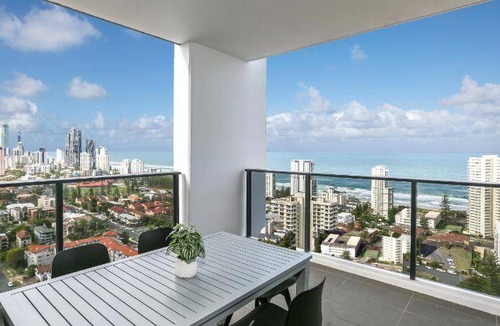 Broadbeach Apartment | 170 m² Serviced apartment ∙ 3 bedrooms ∙ 127 guests