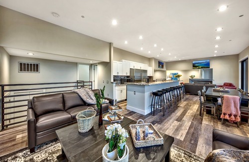 Tahoe Village House | 17Beds Luxury Estate Vacation Rental Lake Tahoe Gameroom Hot Tub Luxe11