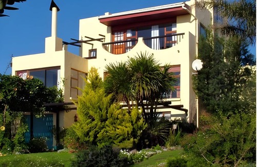 Wavecrest Bed & Breakfast | 198 m² Bed and breakfast ∙ 127 guests