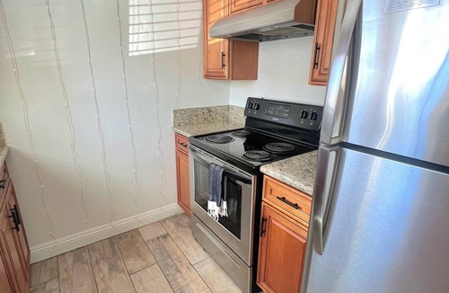 Hillcrest Condo | 1b1b Central Hillcrest, San Diego condo. Walkable neighborhood and central to SD