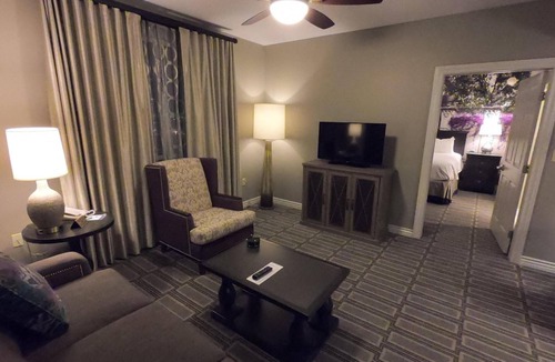 Las Vegas Resort | 1BD/Las Vegas - Bar, Pools, Hot Tubs, & Theater!