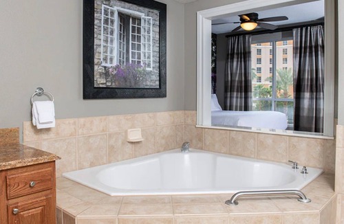 Las Vegas Resort | 1Bed/1Bath Family Friendly Vegas Resort One Mile from the Strip!