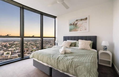 Brisbane Central Business District Apartment | 1Bedroom apt in Queens Wharf - Lv61 Sky home