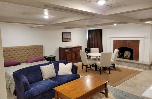 Lakeshore Apartment | 1BR, 1BA spacious, fully furnished unit in best area with laundry, Wi-Fi, TV.