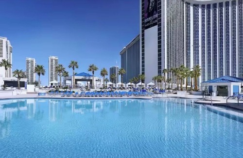 Las Vegas Condo | 1BR, 1BA SUITE WITH FULL KITCHEN AMENITIES 5 MIN FROM STRIP SLEEPS 6