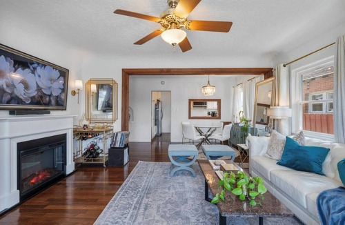 Northwest San Pedro House | 2 Bed/2 Bath Dog Friendly Blocks from the Ocean!
