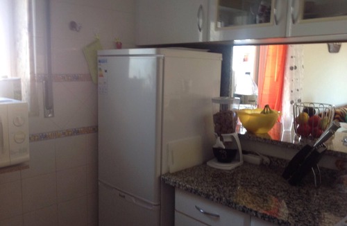 Albardeira Apartment | 2 bed apt.24 hr. reception security. A/C.five minutes walk to beach/marina.