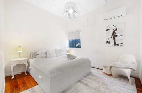 Burleigh Heads House | 2-Bed Beach House in Burleigh Heads Amidst Nature