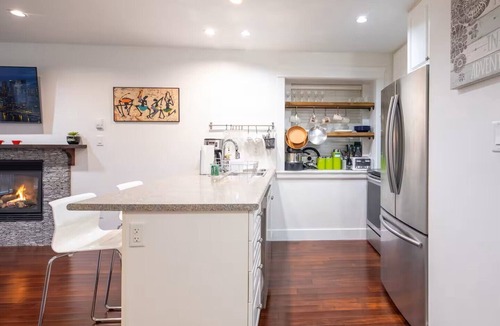 Central Lonsdale House | 2 Bed Stylish Central Location- Great Neighborhood-Free Parking. Pet Friendly