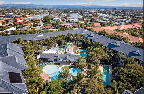 Mermaid Waters Apartment | 2 Bedroom Apt at the award winning family friendly resort at Mermaid Beach QLD.