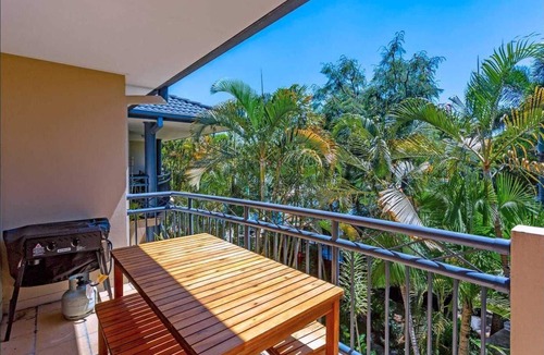 Mermaid Waters Apartment | 2 Bedroom Apt at the award winning family friendly resort at Mermaid Beach QLD.